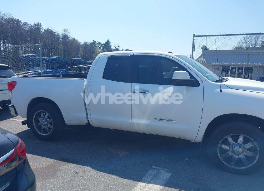 Photo 13 of 2011 Toyota Tundra GRADE 4.6L V8 (VIN 5TFUM5F15BX023822)