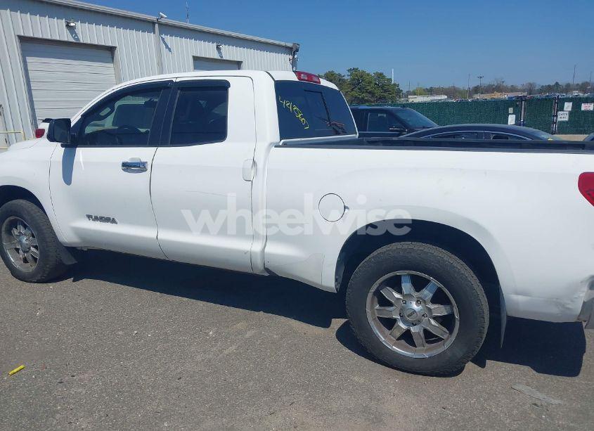 Photo 14 of 2011 Toyota Tundra GRADE 4.6L V8 (VIN 5TFUM5F15BX023822)