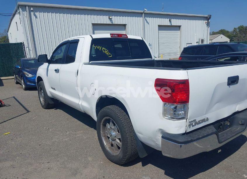 Photo 3 of 2011 Toyota Tundra GRADE 4.6L V8 (VIN 5TFUM5F15BX023822)