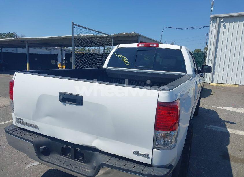 Photo 4 of 2011 Toyota Tundra GRADE 4.6L V8 (VIN 5TFUM5F15BX023822)