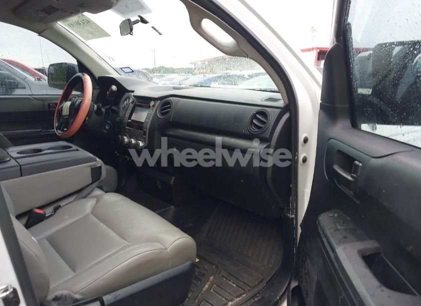 Photo 5 of 2014 Toyota Tundra SR 4.6L V8 (VIN 5TFUM5F15EX056338)