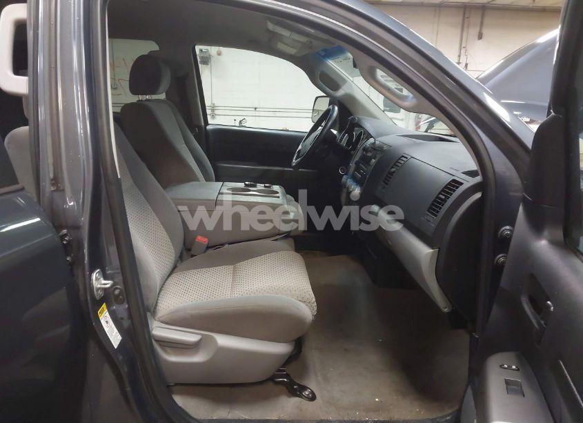 Photo 5 of 2010 Toyota Tundra GRADE 4.6L V8 (VIN 5TFUM5F16AX006879)