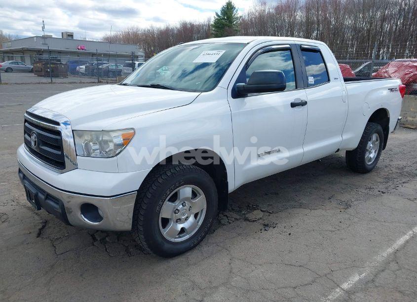 Photo 2 of 2013 Toyota Tundra GRADE 4.6L V8 (VIN 5TFUM5F17DX045310)