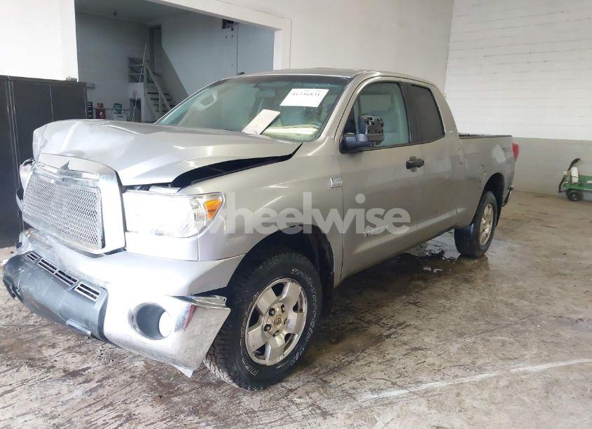 Photo 2 of 2010 Toyota Tundra GRADE 4.6L V8 (VIN 5TFUM5F18AX005636)