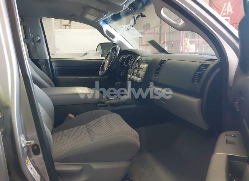 Photo 5 of 2010 Toyota Tundra GRADE 4.6L V8 (VIN 5TFUM5F18AX005636)