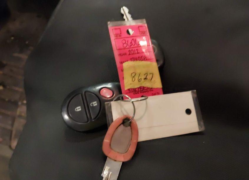 Photo 11 of 2012 Toyota Tundra GRADE 4.6L V8 (VIN 5TFUM5F18CX032015)