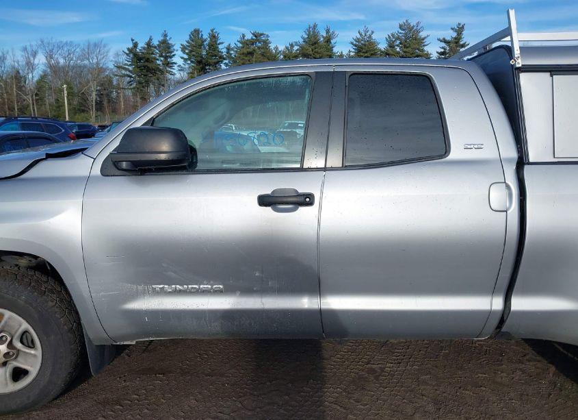 Photo 14 of 2018 Toyota Tundra SR5 4.6L V8 (VIN 5TFUM5F18JX077971)