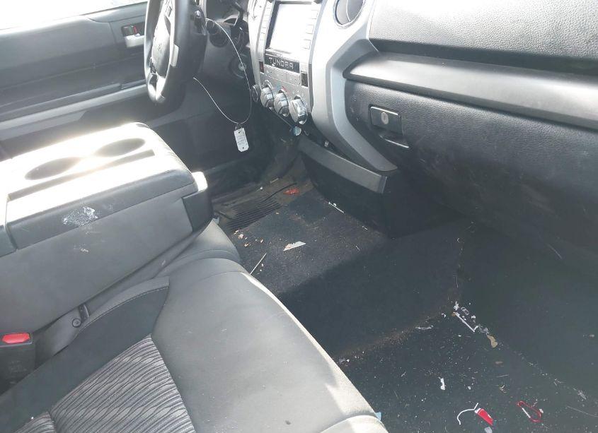 Photo 5 of 2018 Toyota Tundra SR5 4.6L V8 (VIN 5TFUM5F18JX077971)