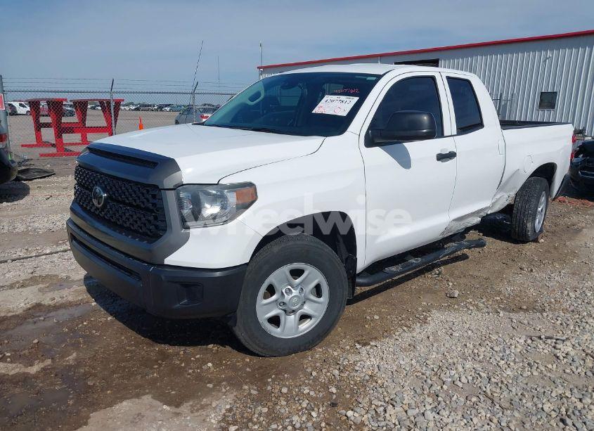 Photo 2 of 2019 Toyota Tundra SR 4.6L V8 (VIN 5TFUM5F18KX081858)
