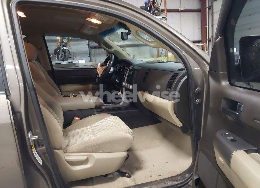 Photo 5 of 2010 Toyota Tundra SR5 4.6L V8 (VIN 5TFUM5F19AX002650)