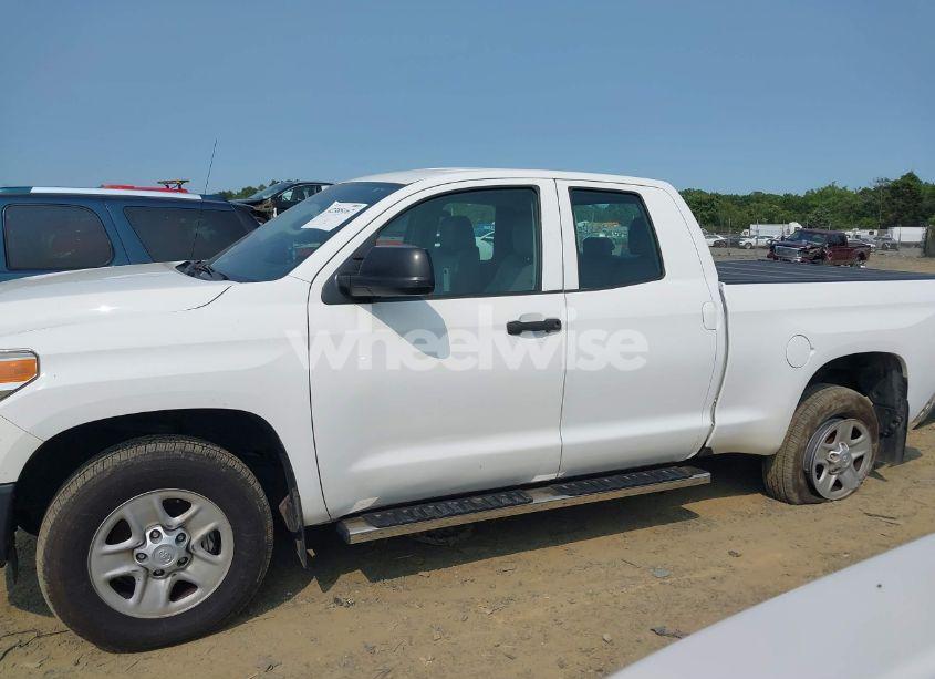 Photo 14 of 2016 Toyota Tundra SR 4.6L V8 (VIN 5TFUM5F19GX068575)