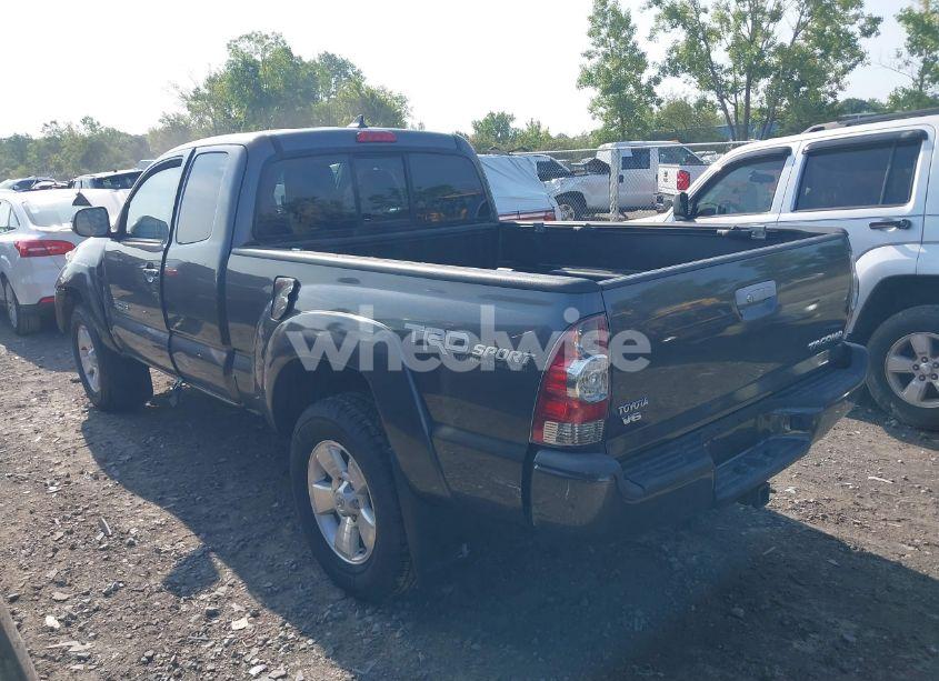 Photo 14 of 2015 Toyota Tacoma BASE V6 (VIN 5TFUU4EN0FX143998)