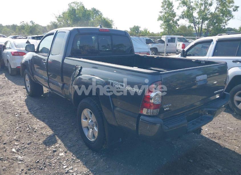 Photo 3 of 2015 Toyota Tacoma BASE V6 (VIN 5TFUU4EN0FX143998)