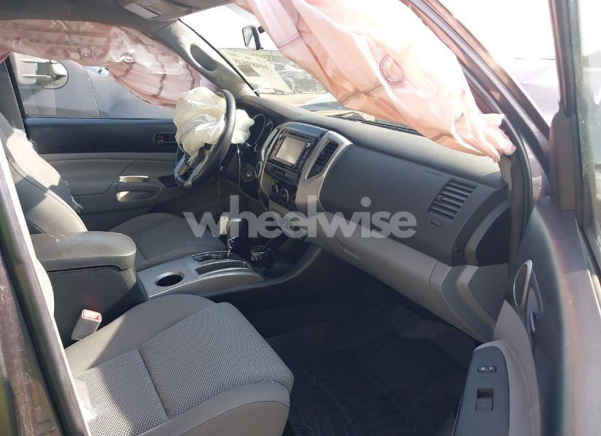 Photo 5 of 2015 Toyota Tacoma BASE V6 (VIN 5TFUU4EN0FX143998)