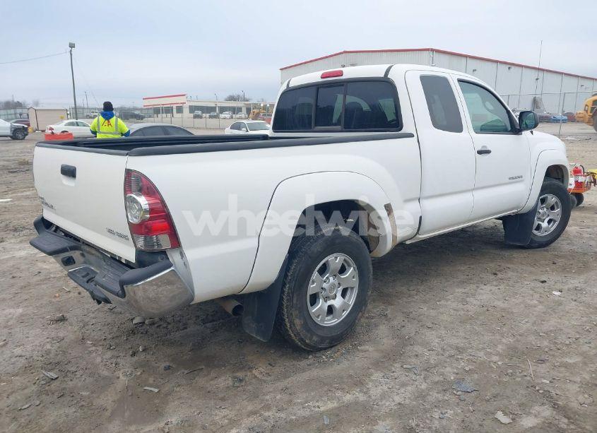 Photo 4 of 2011 Toyota Tacoma ACCESS CAB (VIN 5TFUU4EN1BX017921)