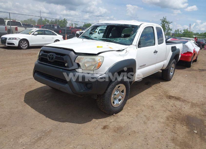 Photo 2 of 2015 Toyota Tacoma BASE V6/TRD PRO (VIN 5TFUU4EN2FX148264)