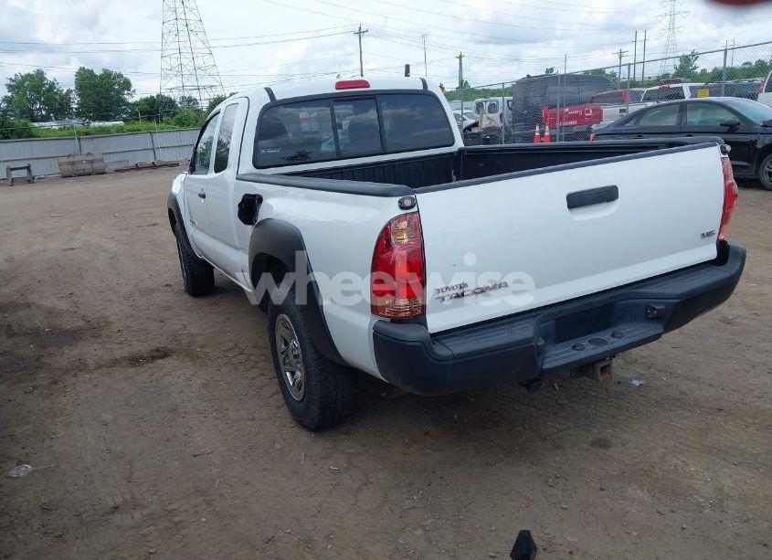Photo 3 of 2015 Toyota Tacoma BASE V6/TRD PRO (VIN 5TFUU4EN2FX148264)