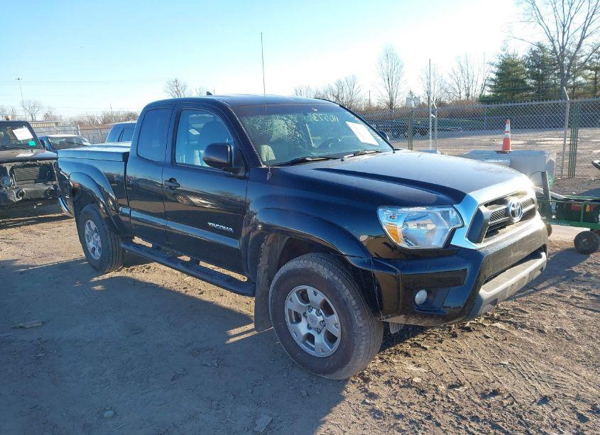 2015 Toyota Tacoma ACCESS CAB/TRD PRO (VIN 5TFUU4EN5FX135895) main photo