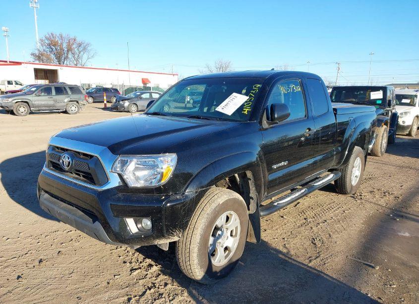 Photo 2 of 2015 Toyota Tacoma ACCESS CAB/TRD PRO (VIN 5TFUU4EN5FX135895)