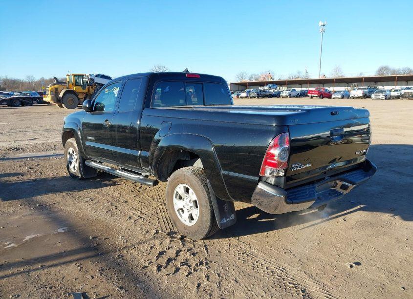 Photo 3 of 2015 Toyota Tacoma ACCESS CAB/TRD PRO (VIN 5TFUU4EN5FX135895)