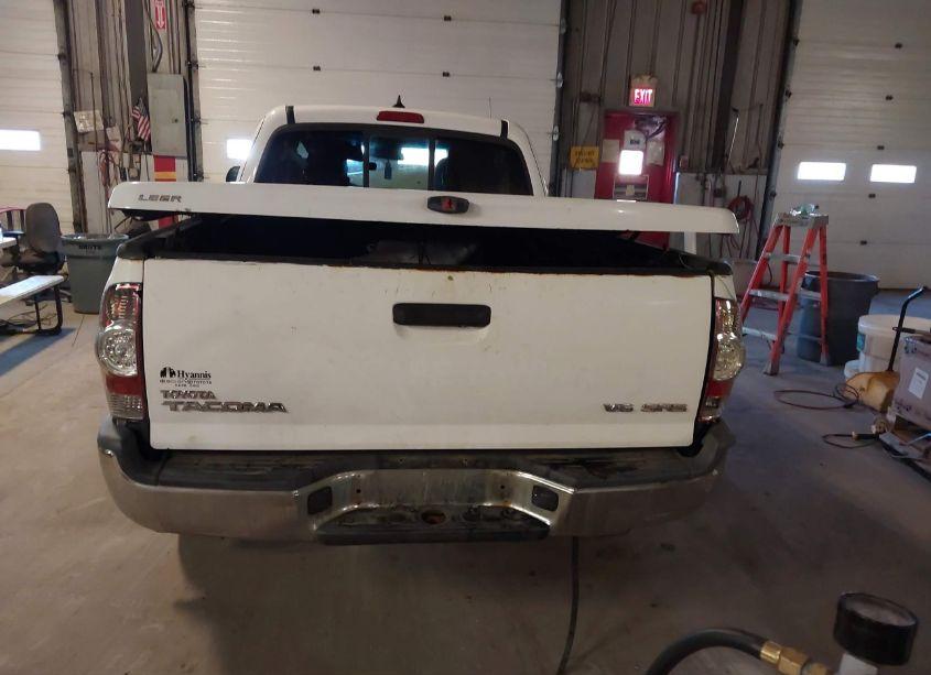 Photo 16 of 2015 Toyota Tacoma BASE V6 (VIN 5TFUU4EN6FX121777)