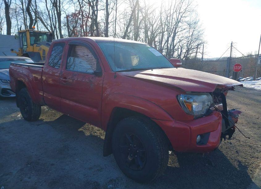 2015 Toyota Tacoma BASE V6 (VIN 5TFUU4EN8FX141903) main photo