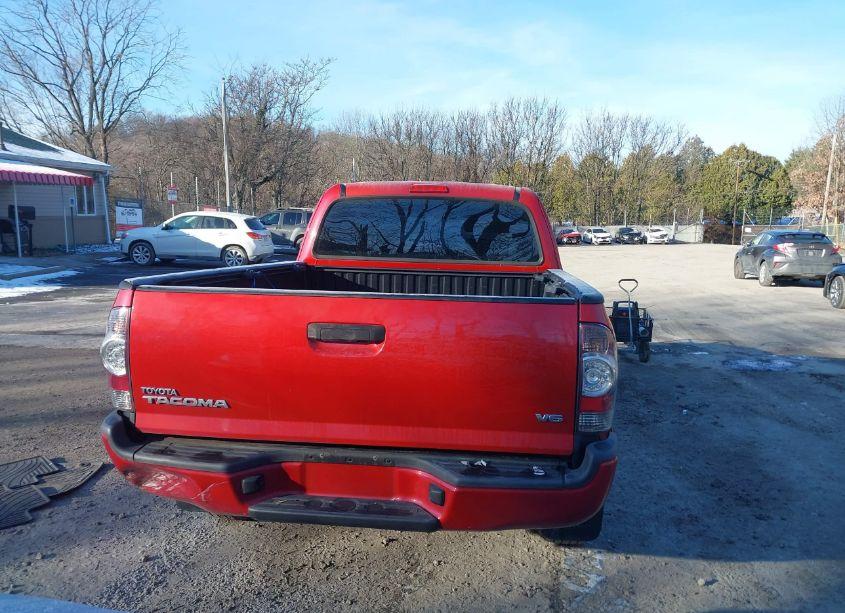 Photo 17 of 2015 Toyota Tacoma BASE V6 (VIN 5TFUU4EN8FX141903)
