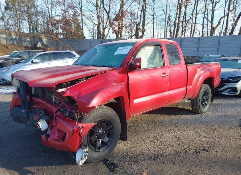 Photo 2 of 2015 Toyota Tacoma BASE V6 (VIN 5TFUU4EN8FX141903)