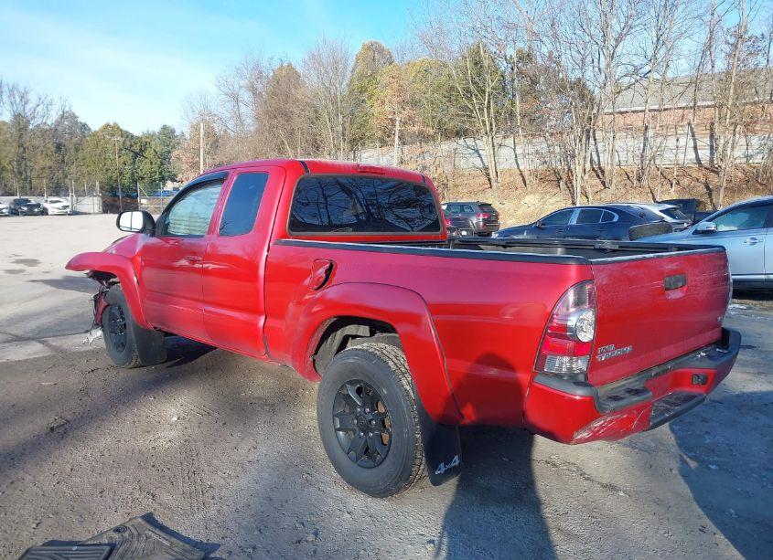 Photo 3 of 2015 Toyota Tacoma BASE V6 (VIN 5TFUU4EN8FX141903)