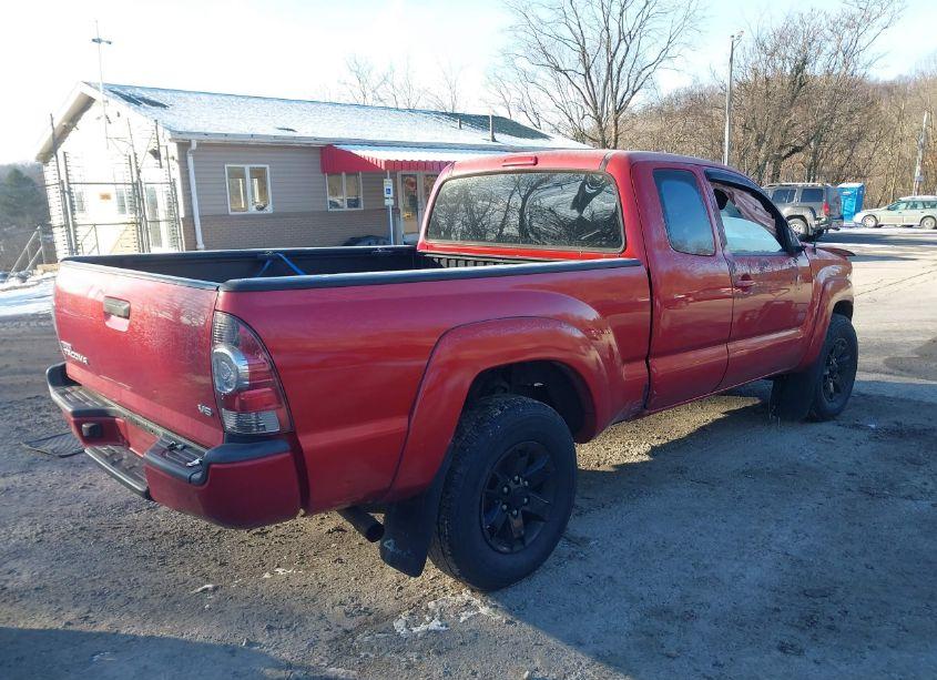 Photo 4 of 2015 Toyota Tacoma BASE V6 (VIN 5TFUU4EN8FX141903)