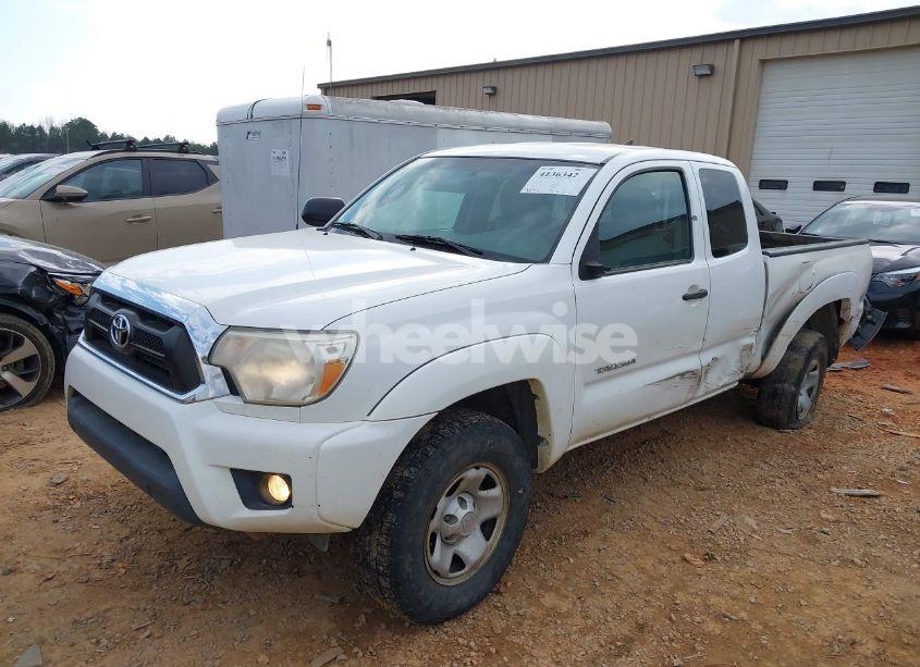 Photo 2 of 2015 Toyota Tacoma ACCESS CAB/TRD PRO (VIN 5TFUU4EN9FX127038)