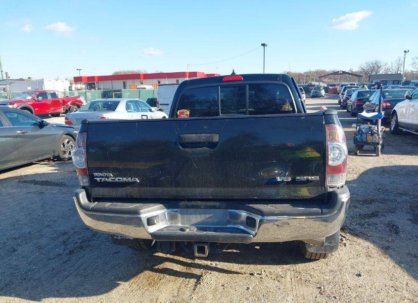 Photo 16 of 2015 Toyota Tacoma ACCESS CAB/TRD PRO (VIN 5TFUU4EN9FX146639)