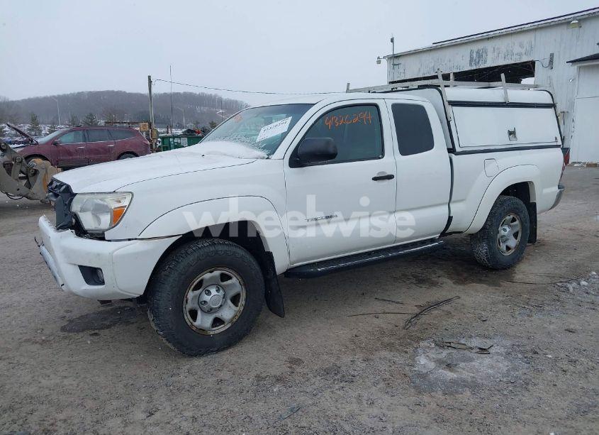 Photo 2 of 2014 Toyota Tacoma (VIN 5TFUU4ENXEX085672)