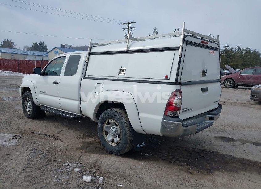 Photo 3 of 2014 Toyota Tacoma (VIN 5TFUU4ENXEX085672)