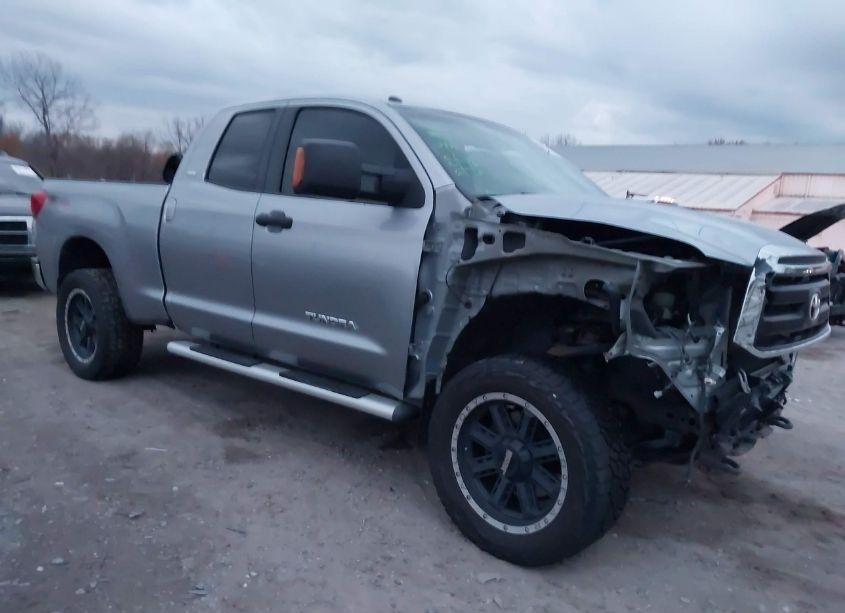 2010 Toyota Tundra GRADE 5.7L V8 (VIN 5TFUW5F10AX110360) main photo