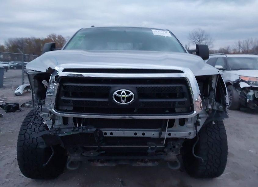 Photo 13 of 2010 Toyota Tundra GRADE 5.7L V8 (VIN 5TFUW5F10AX110360)