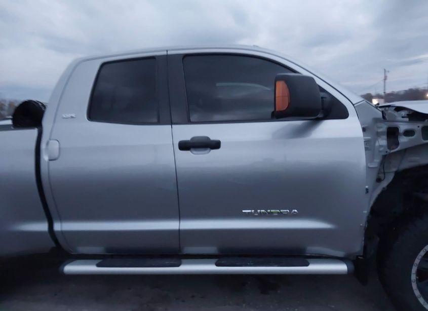 Photo 14 of 2010 Toyota Tundra GRADE 5.7L V8 (VIN 5TFUW5F10AX110360)