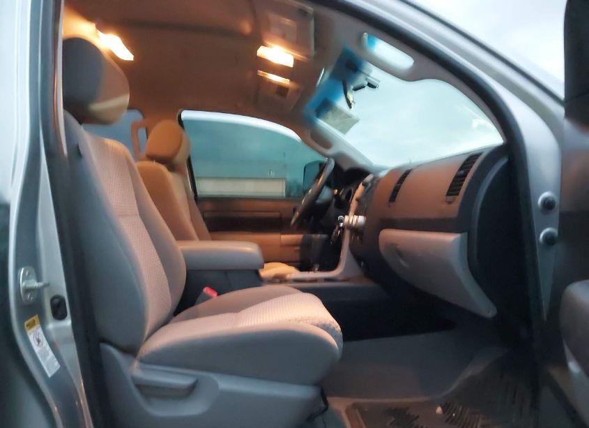 Photo 5 of 2010 Toyota Tundra GRADE 5.7L V8 (VIN 5TFUW5F10AX110360)