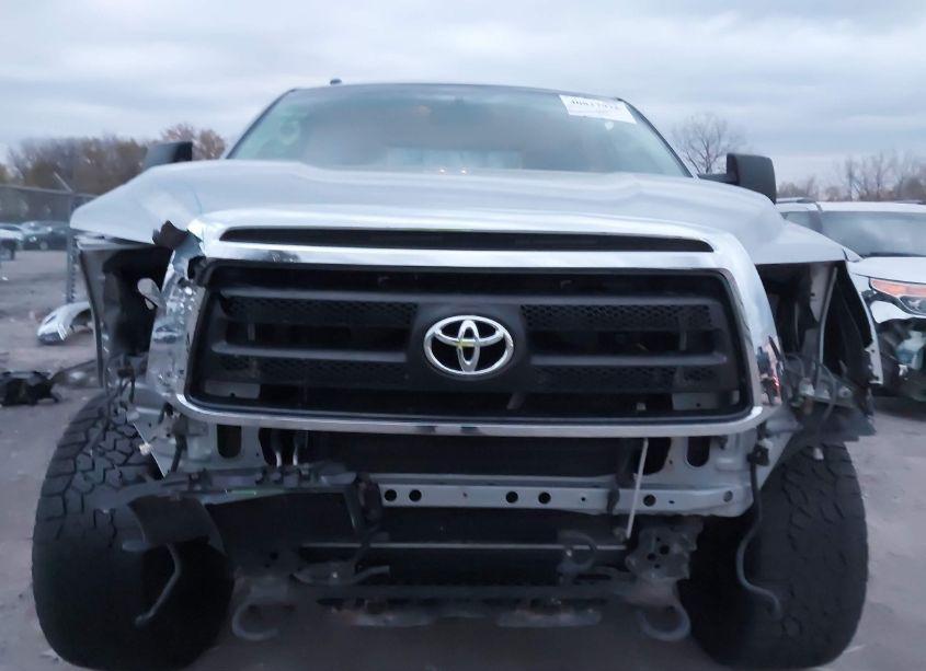 Photo 6 of 2010 Toyota Tundra GRADE 5.7L V8 (VIN 5TFUW5F10AX110360)