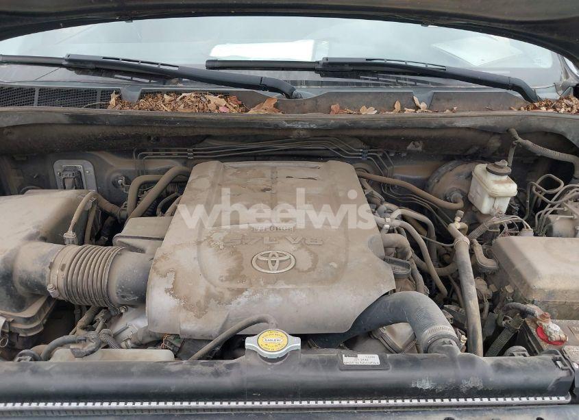 Photo 10 of 2010 Toyota Tundra GRADE 5.7L V8 (VIN 5TFUW5F10AX137509)
