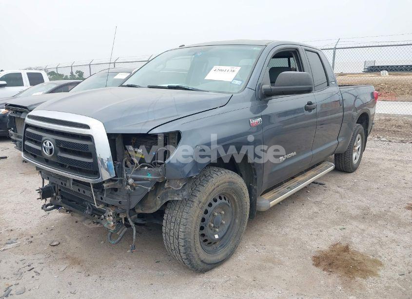 Photo 2 of 2010 Toyota Tundra GRADE 5.7L V8 (VIN 5TFUW5F10AX137509)