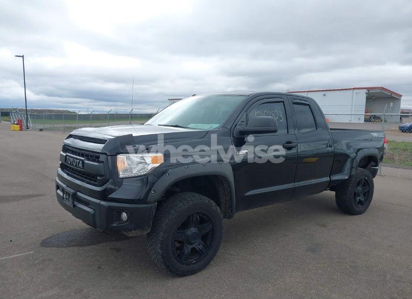 Photo 2 of 2017 Toyota Tundra SR5 5.7L V8 (VIN 5TFUW5F10HX643206)