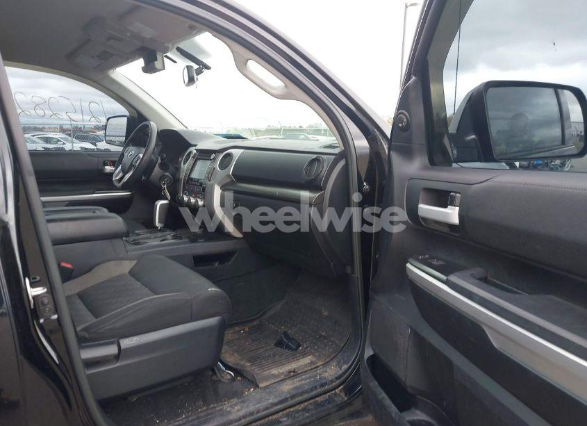 Photo 5 of 2017 Toyota Tundra SR5 5.7L V8 (VIN 5TFUW5F10HX643206)