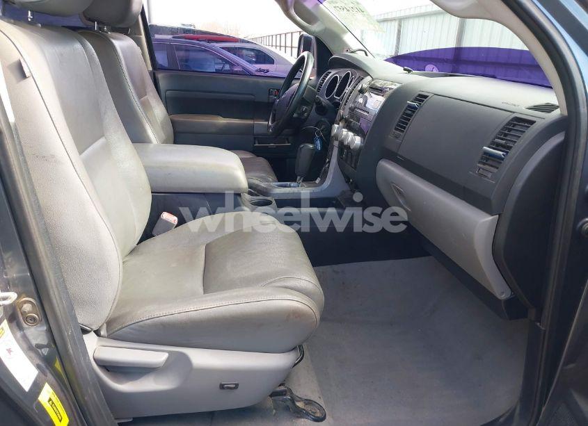 Photo 5 of 2010 Toyota Tundra GRADE 5.7L V8 (VIN 5TFUW5F11AX135364)