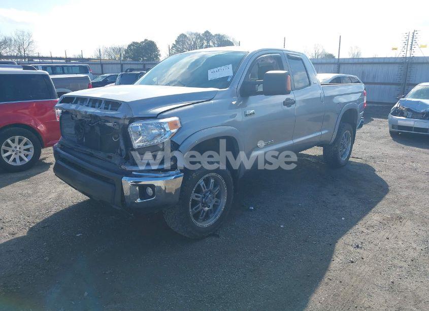 Photo 2 of 2017 Toyota Tundra SR5 5.7L V8 (VIN 5TFUW5F11HX644753)
