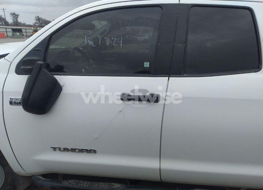 Photo 15 of 2018 Toyota Tundra SR5 5.7L V8 (VIN 5TFUW5F12JX754538)