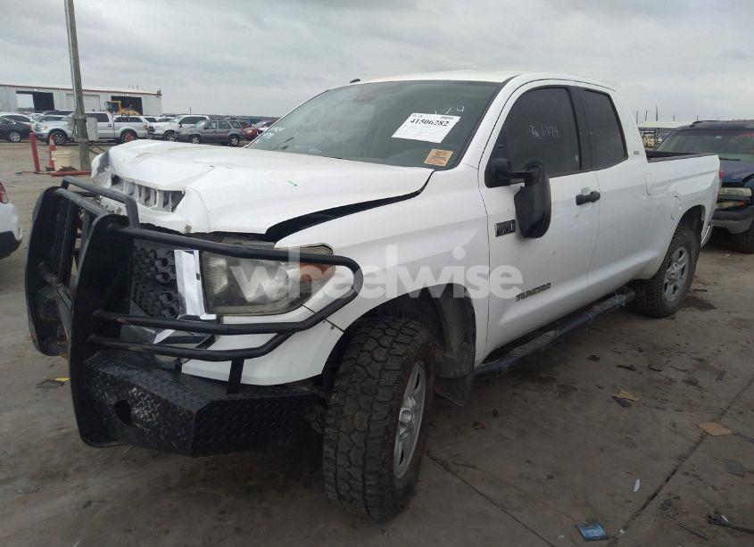 Photo 2 of 2018 Toyota Tundra SR5 5.7L V8 (VIN 5TFUW5F12JX754538)