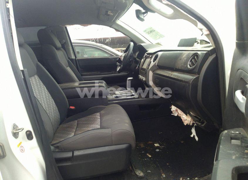 Photo 5 of 2018 Toyota Tundra SR5 5.7L V8 (VIN 5TFUW5F12JX754538)