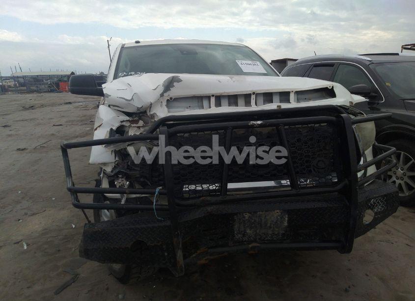 Photo 6 of 2018 Toyota Tundra SR5 5.7L V8 (VIN 5TFUW5F12JX754538)