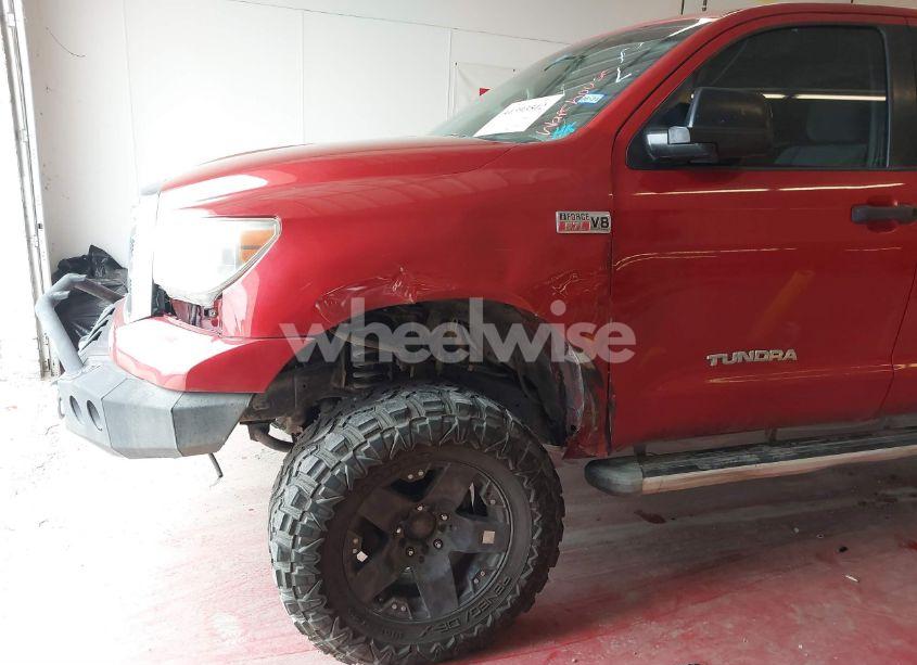 Photo 2 of 2011 Toyota Tundra GRADE 5.7L V8 (VIN 5TFUW5F13BX172482)